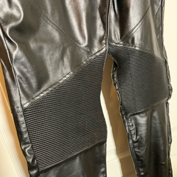 Black leather like (pu) moto style pants 37 inseam - Picture 3 of 6
